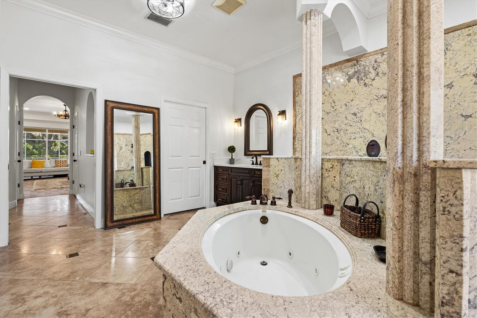 Image 16 of 83 For 1482 Kingsdown Drive