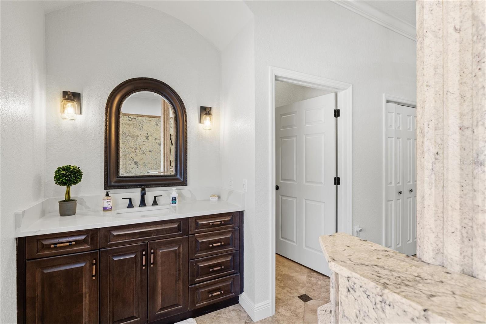 Image 19 of 83 For 1482 Kingsdown Drive