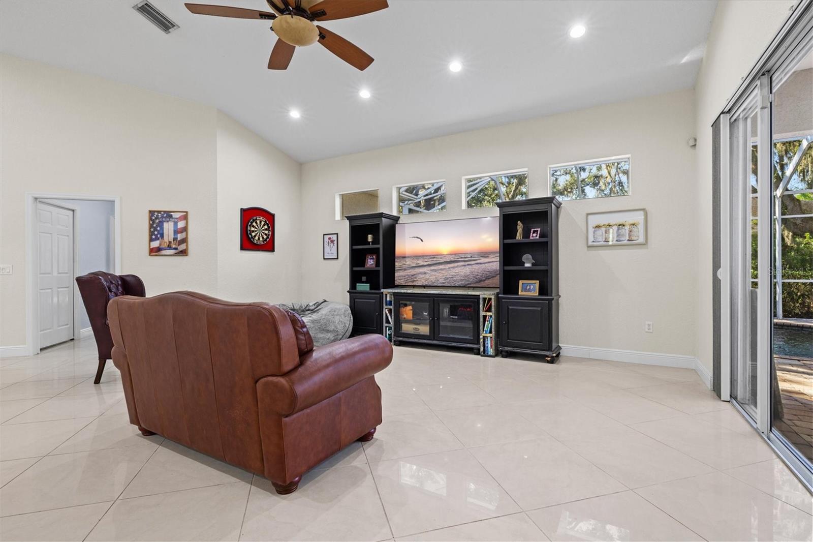 Image 40 of 83 For 1482 Kingsdown Drive