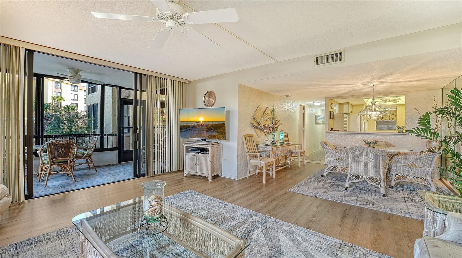 Image 10 of 79 For 8773 Midnight Pass Road 102g