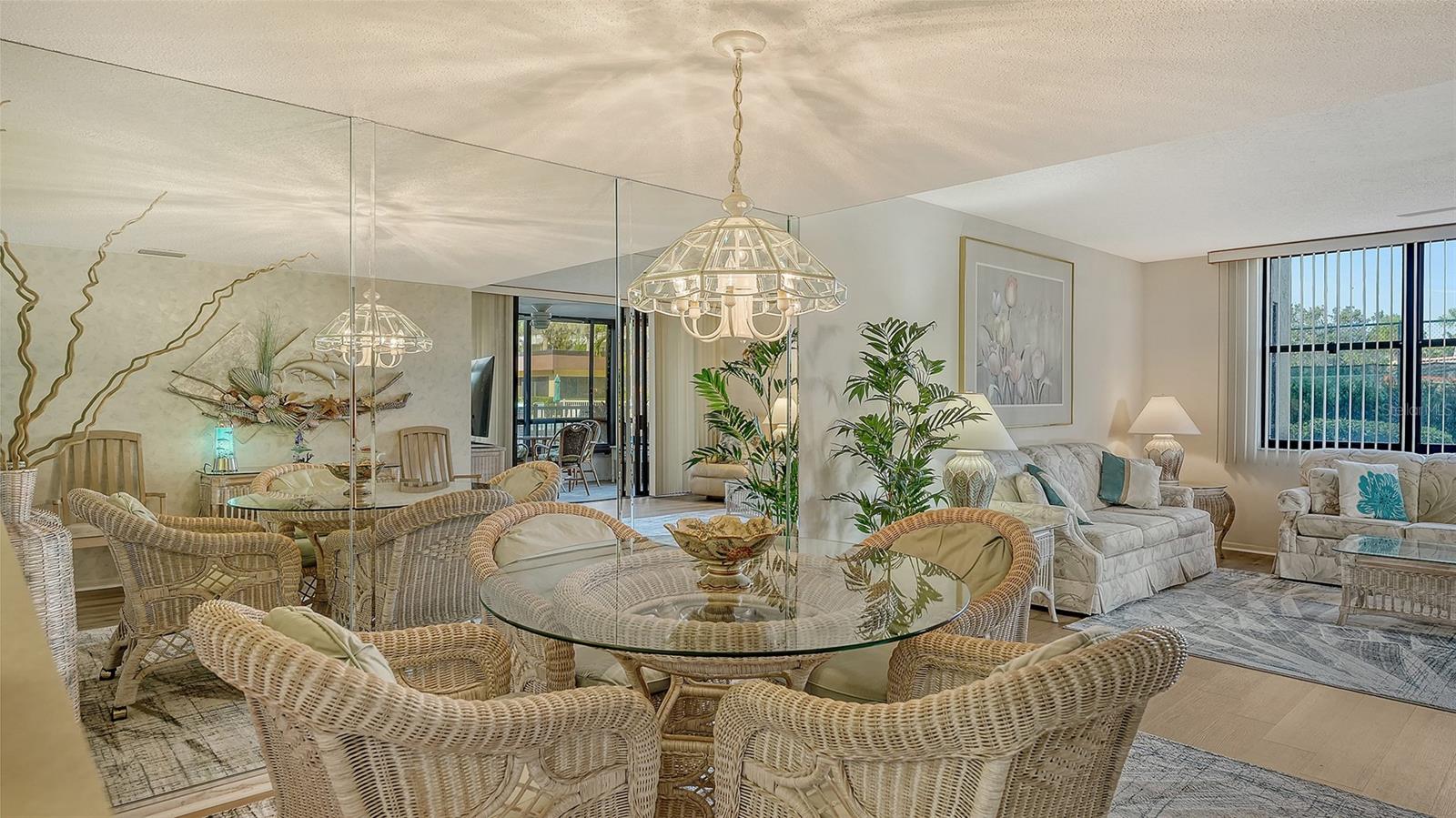 Image 15 of 79 For 8773 Midnight Pass Road 102g