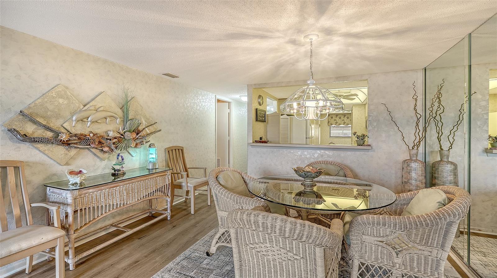 Image 16 of 79 For 8773 Midnight Pass Road 102g