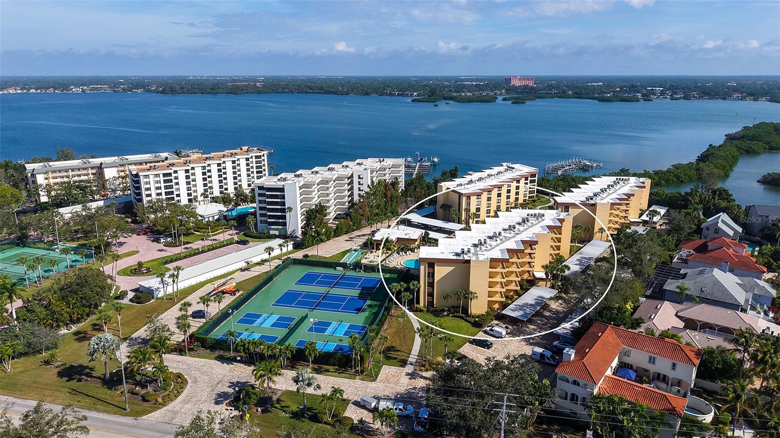 Image 3 of 79 For 8773 Midnight Pass Road 102g