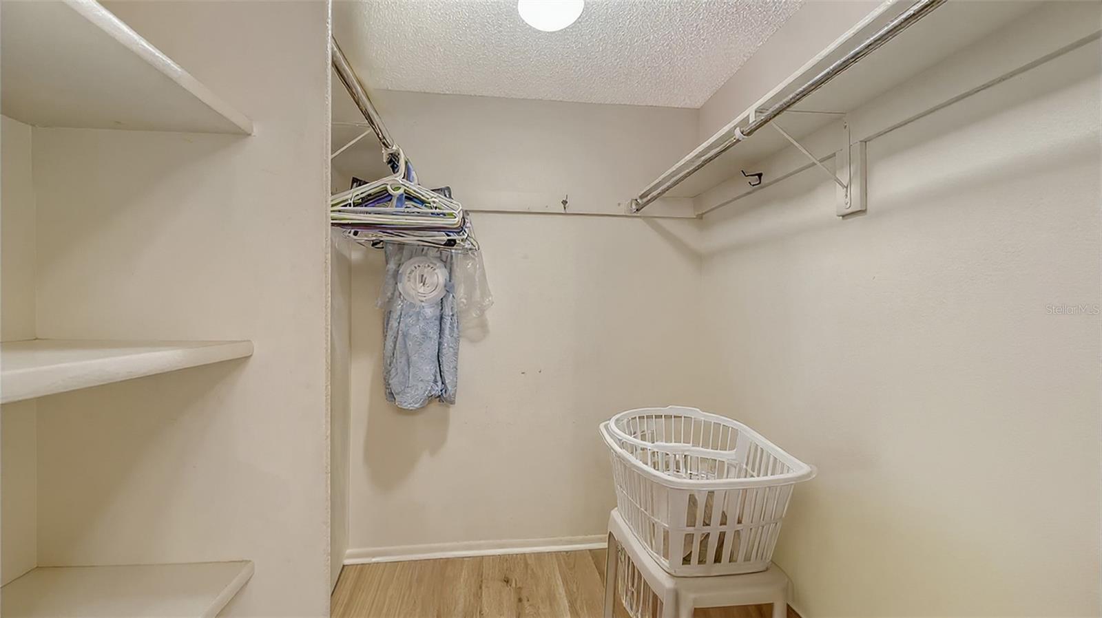 Image 30 of 79 For 8773 Midnight Pass Road 102g