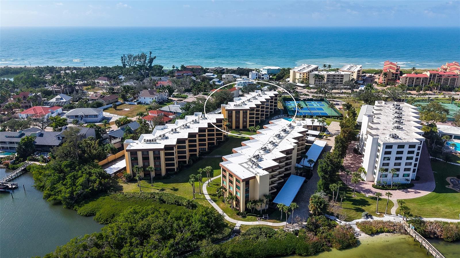 Image 35 of 79 For 8773 Midnight Pass Road 102g