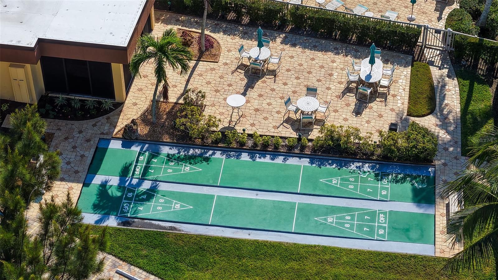 Image 46 of 79 For 8773 Midnight Pass Road 102g