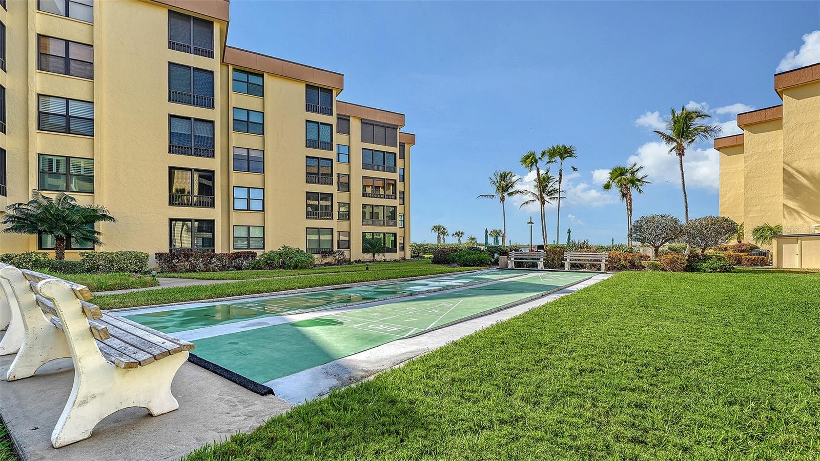 Image 56 of 79 For 8773 Midnight Pass Road 102g