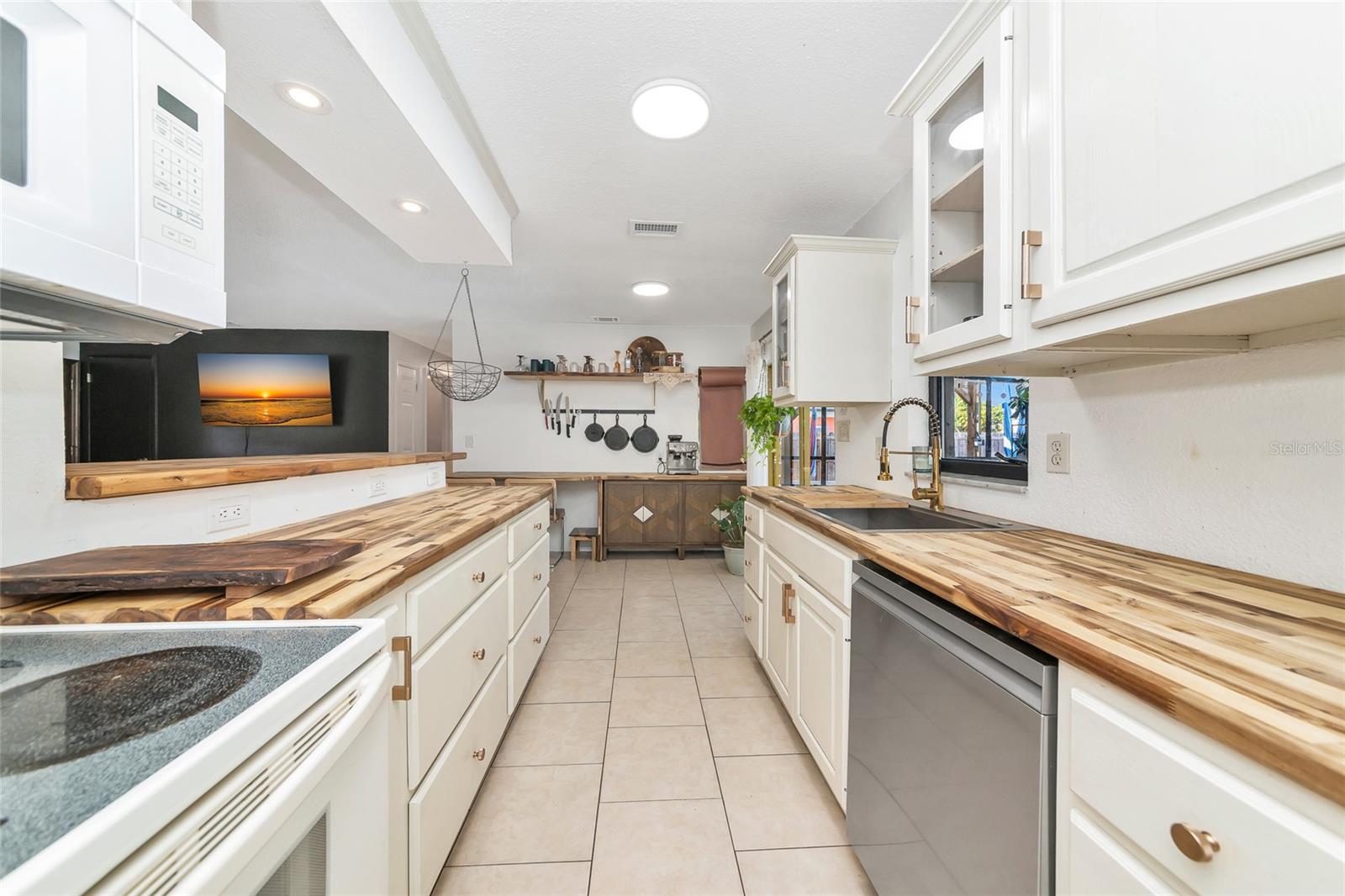 Image 14 of 61 For 2835 Williamsburg Street