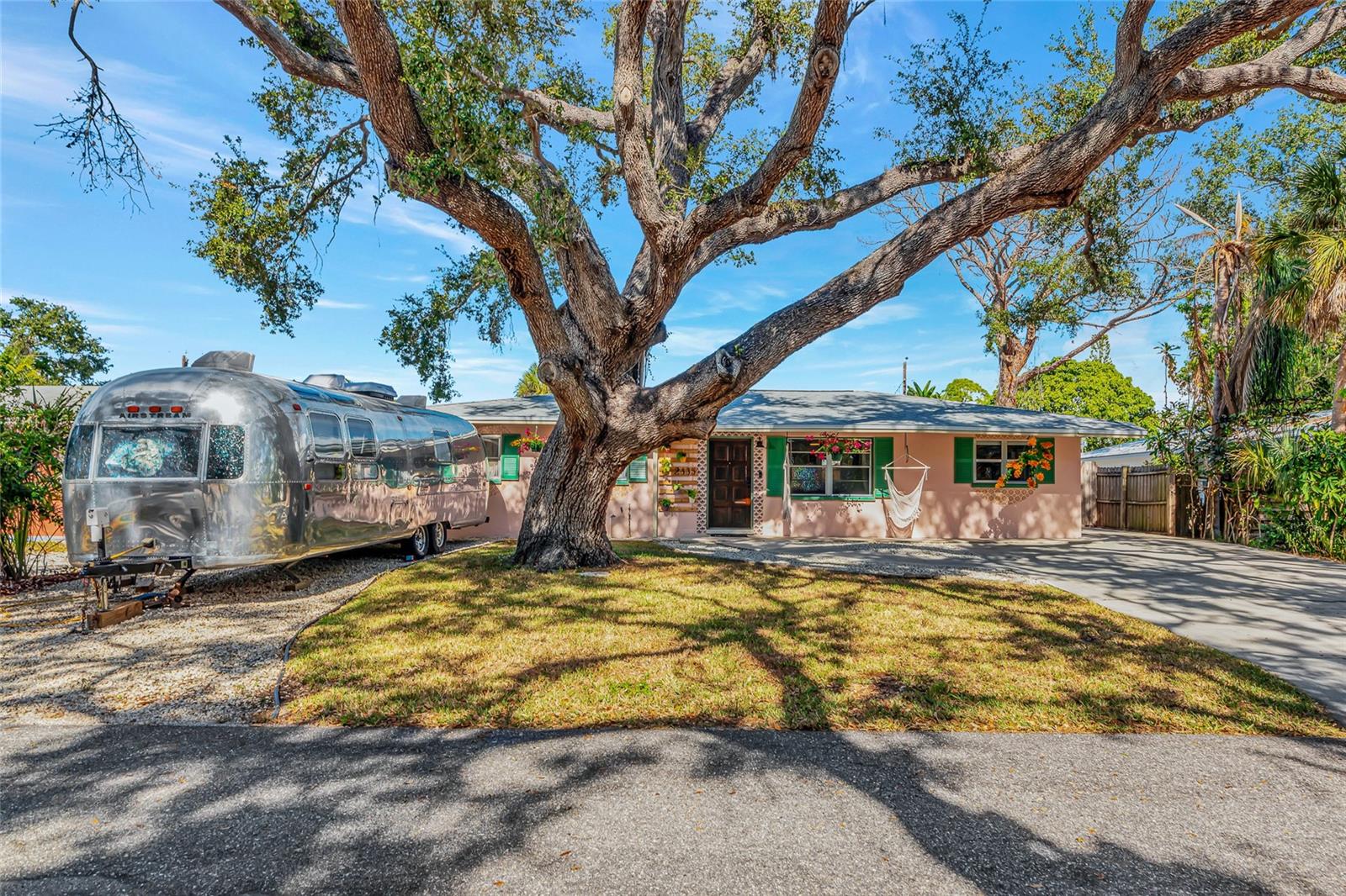 Image 3 of 61 For 2835 Williamsburg Street