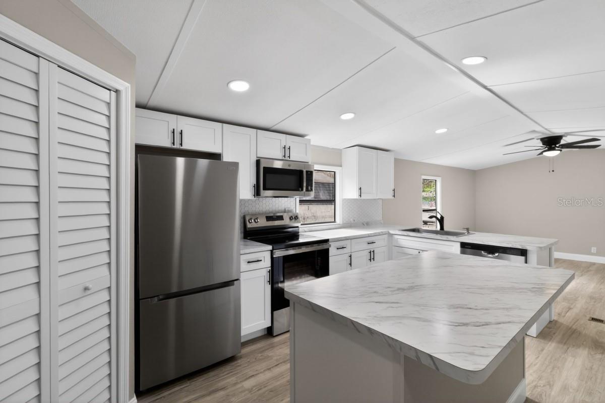 Image 4 of 11 For 9528 Xenia Street