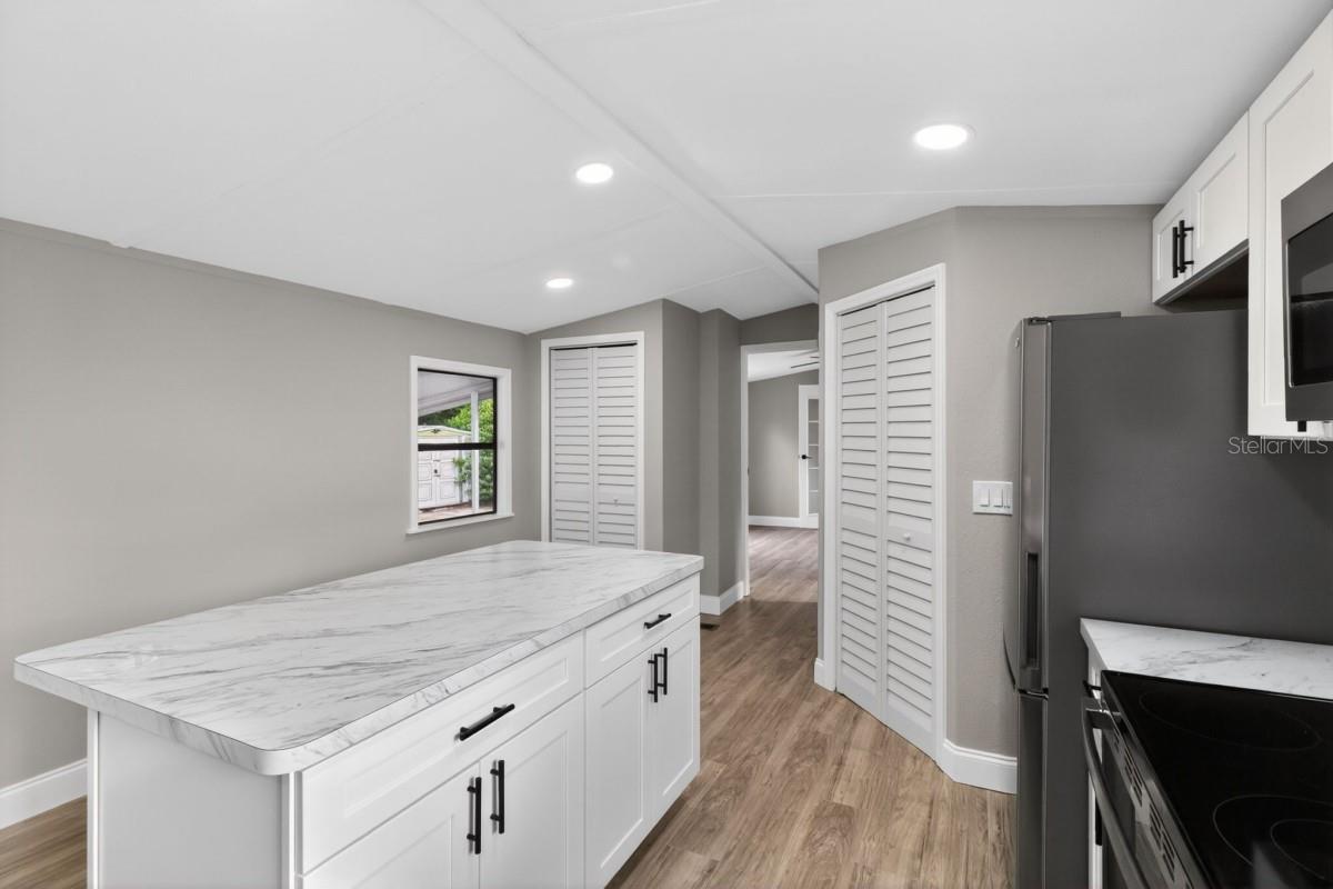 Image 5 of 11 For 9528 Xenia Street