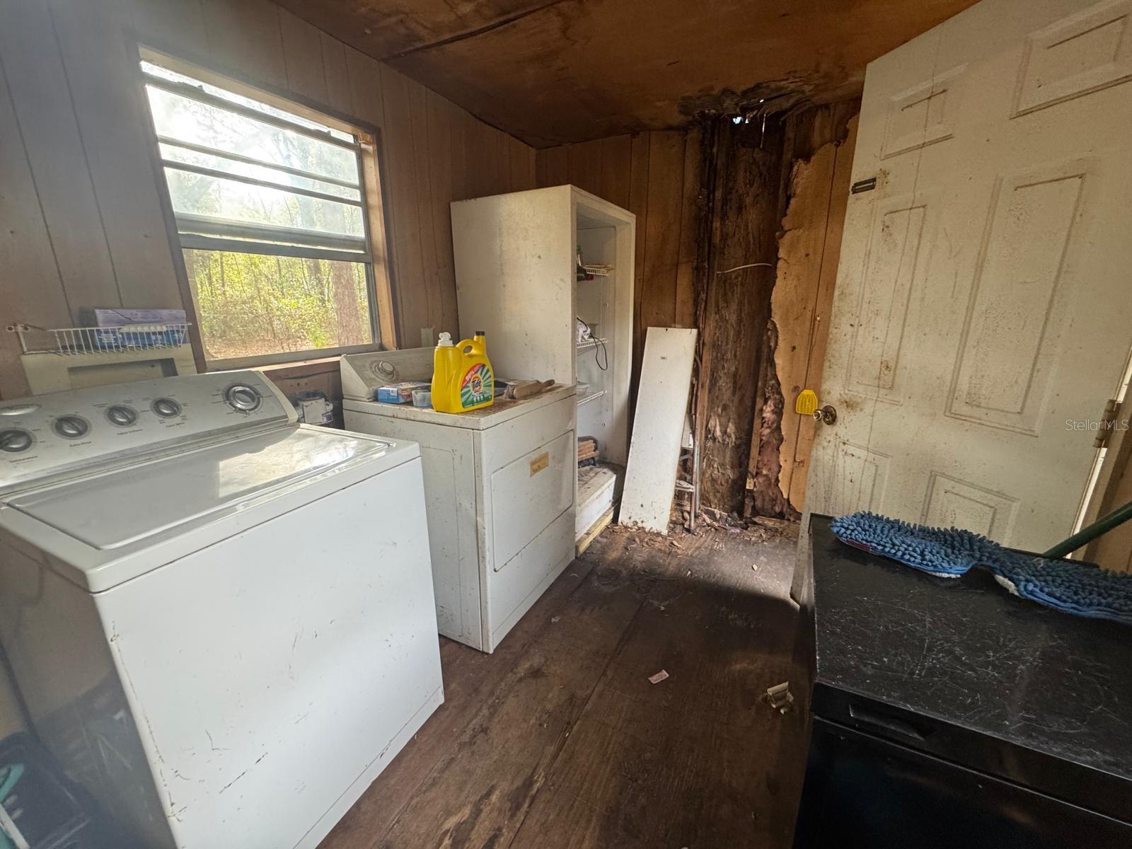 Image 15 of 18 For 11130 103rd Terrace