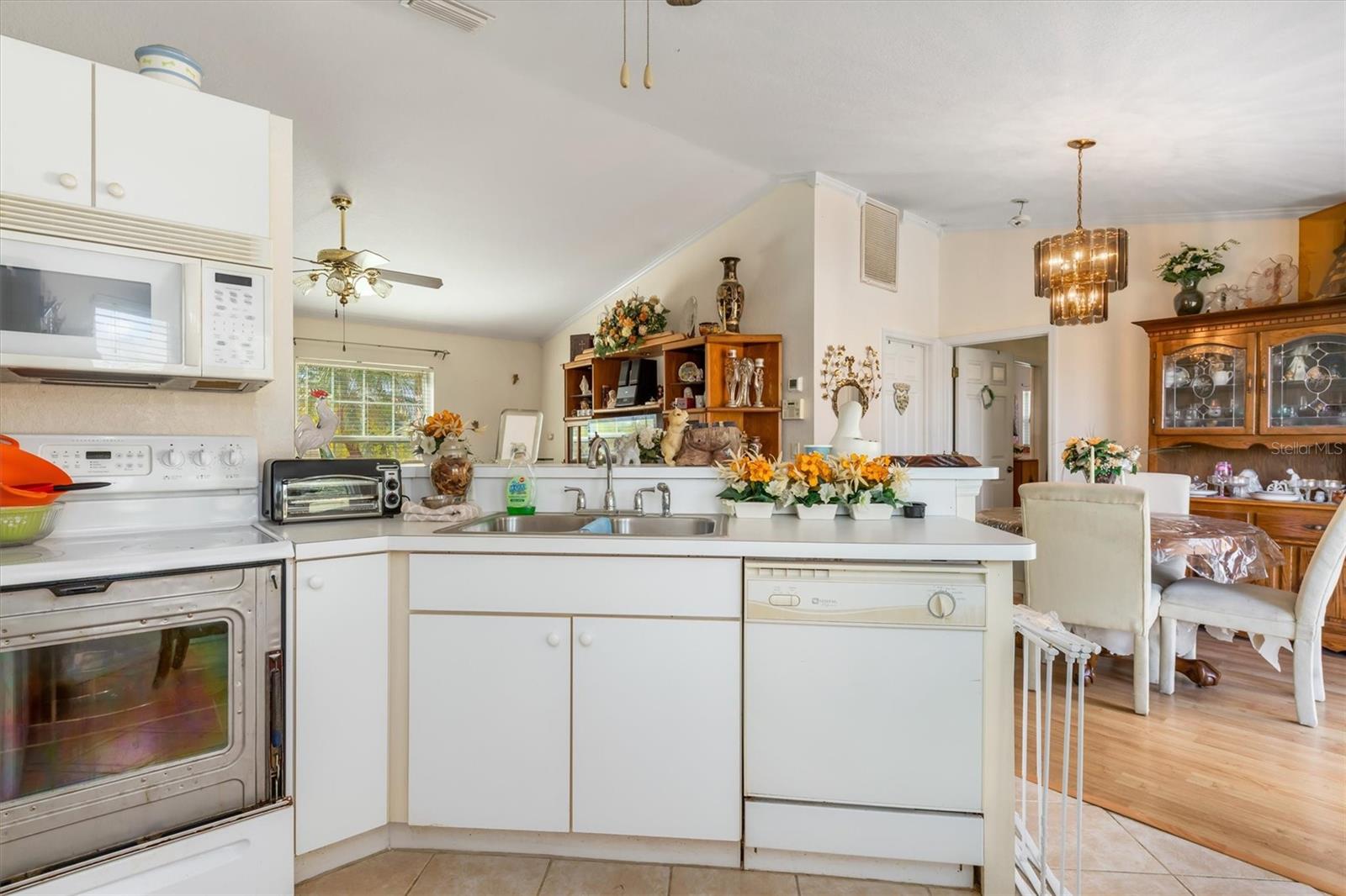 Image 10 of 30 For 25324 Lychee Court