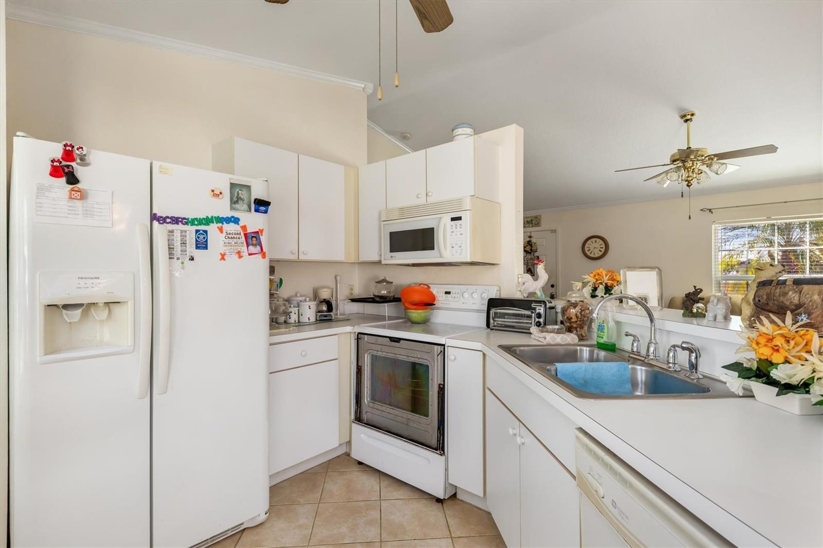 Image 9 of 30 For 25324 Lychee Court