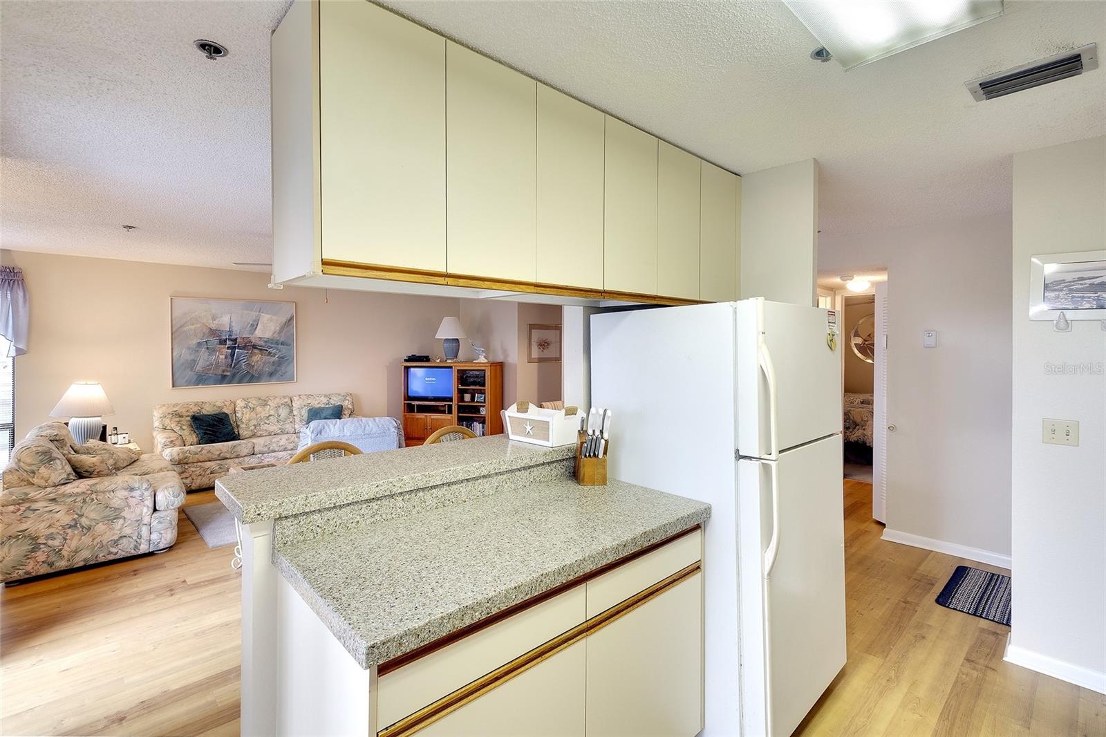 Image 10 of 38 For 3601 Bay Drive 102