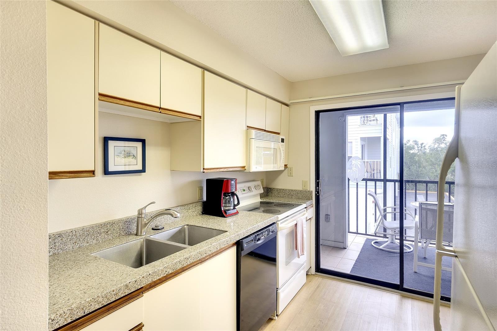 Image 9 of 38 For 3601 Bay Drive 102