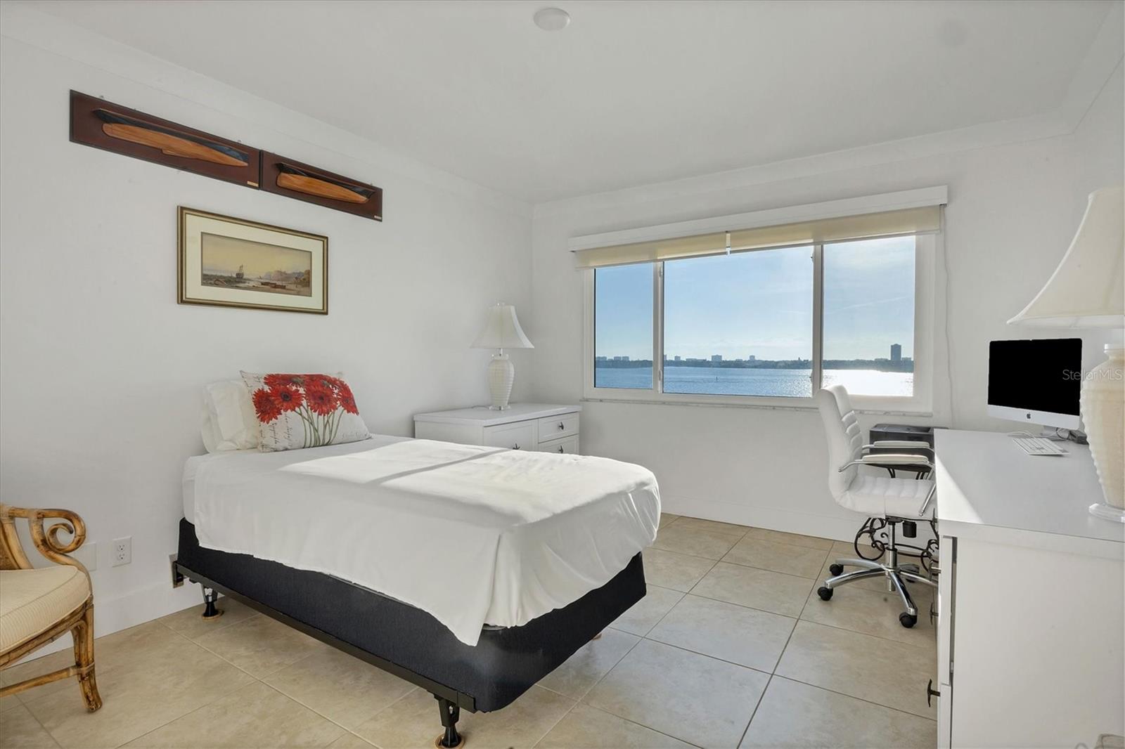 Image 28 of 40 For 350 Golden Gate Point 62