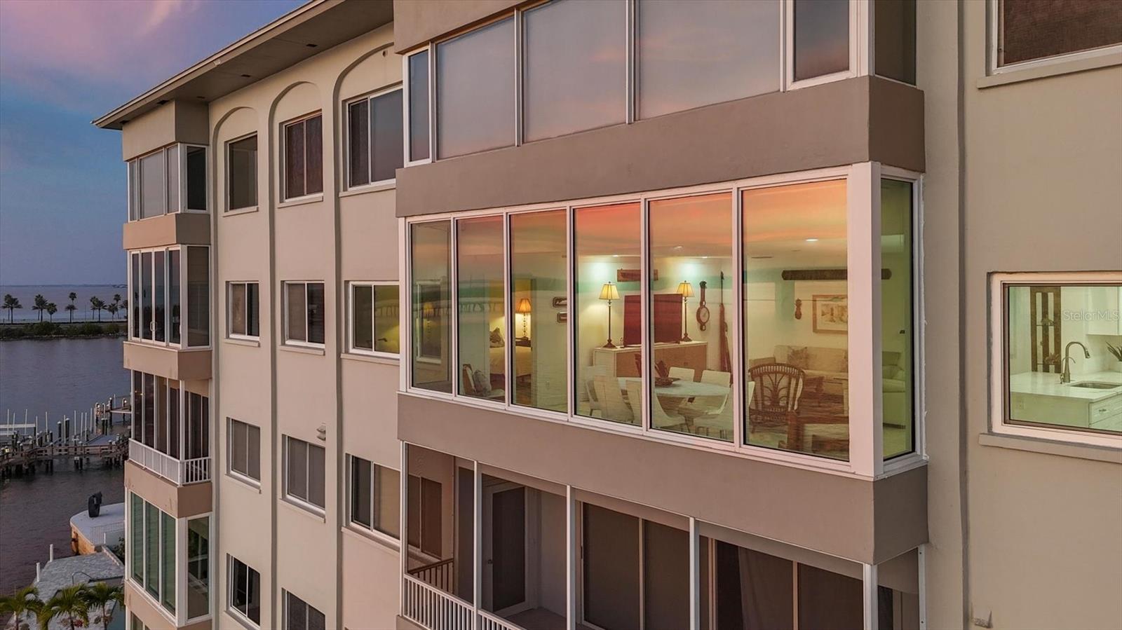 Image 4 of 40 For 350 Golden Gate Point 62