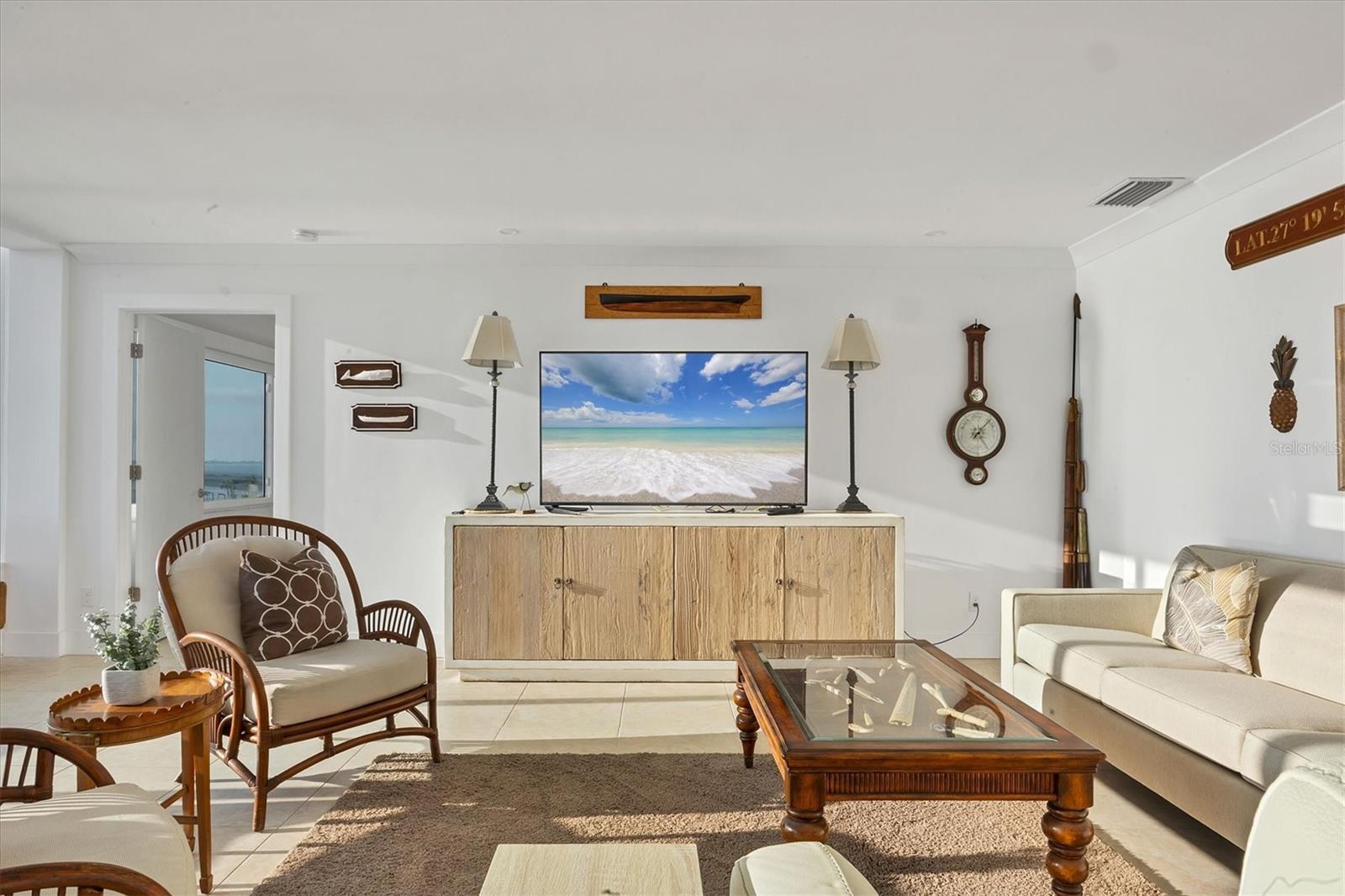 Image 7 of 40 For 350 Golden Gate Point 62