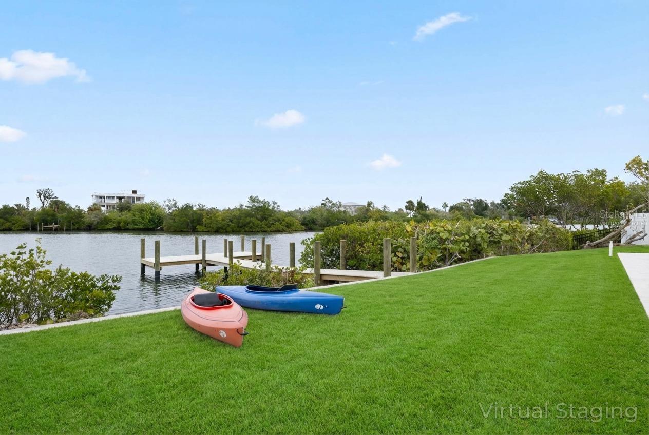 Listing photo id 8 for 910 Bayshore Drive