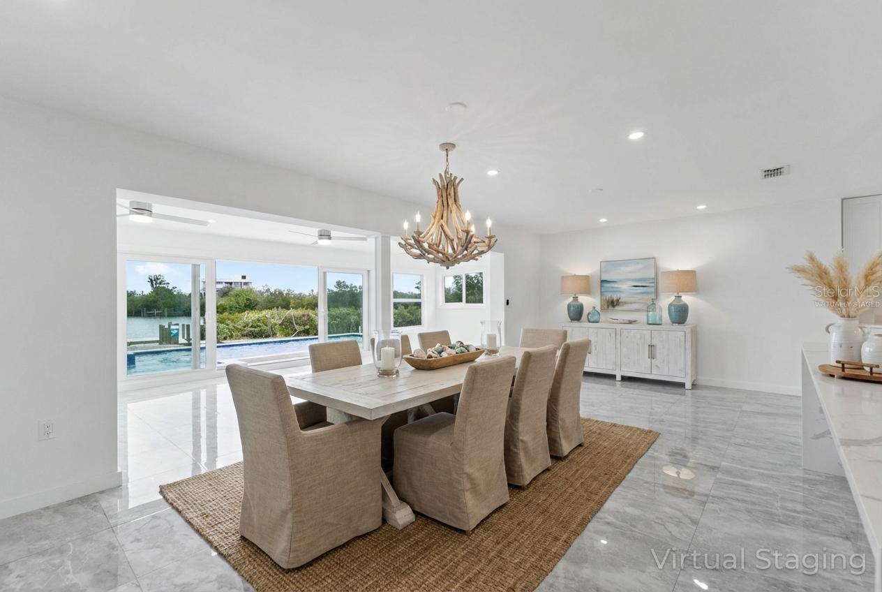 Listing photo id 12 for 910 Bayshore Drive