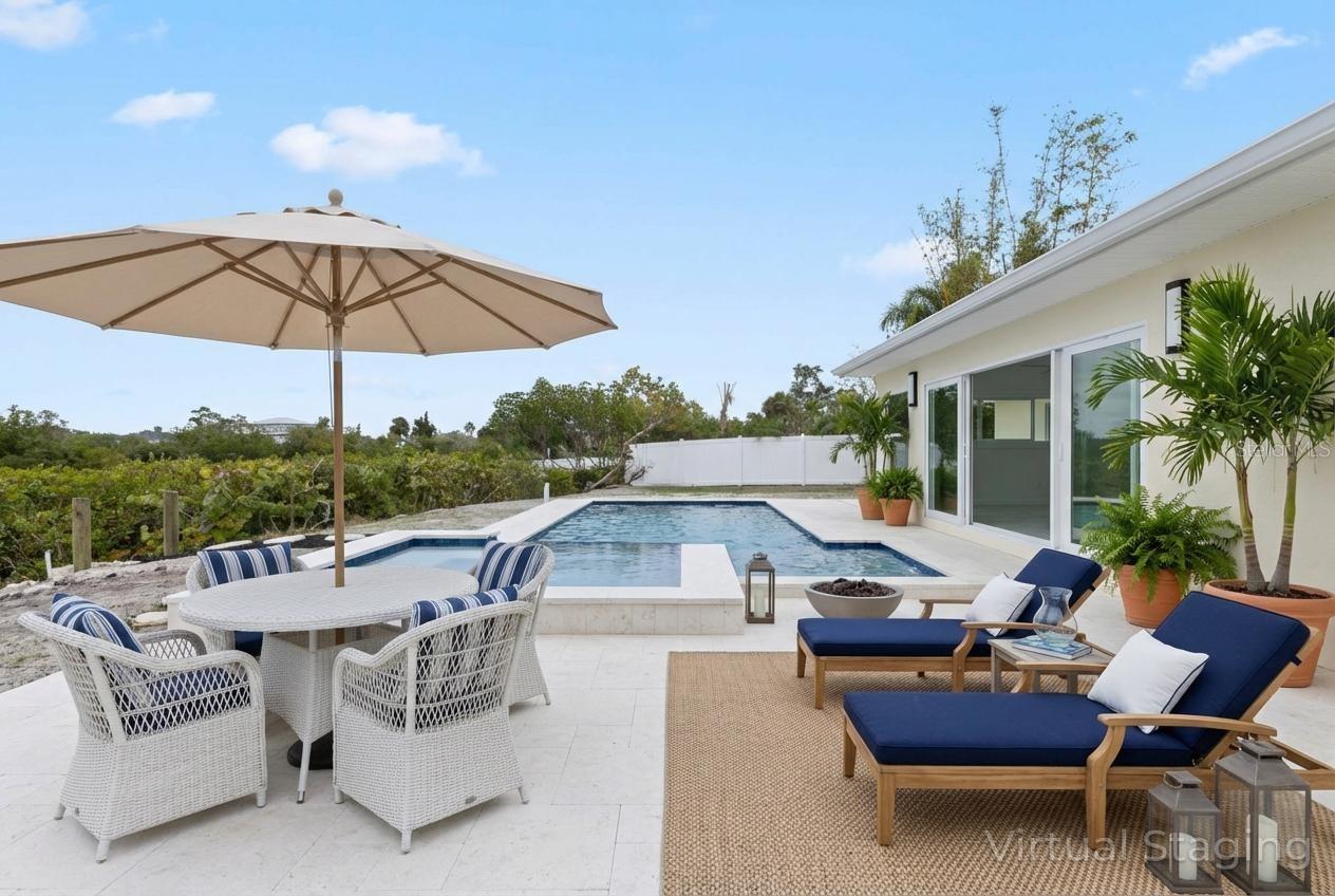 Listing photo id 17 for 910 Bayshore Drive