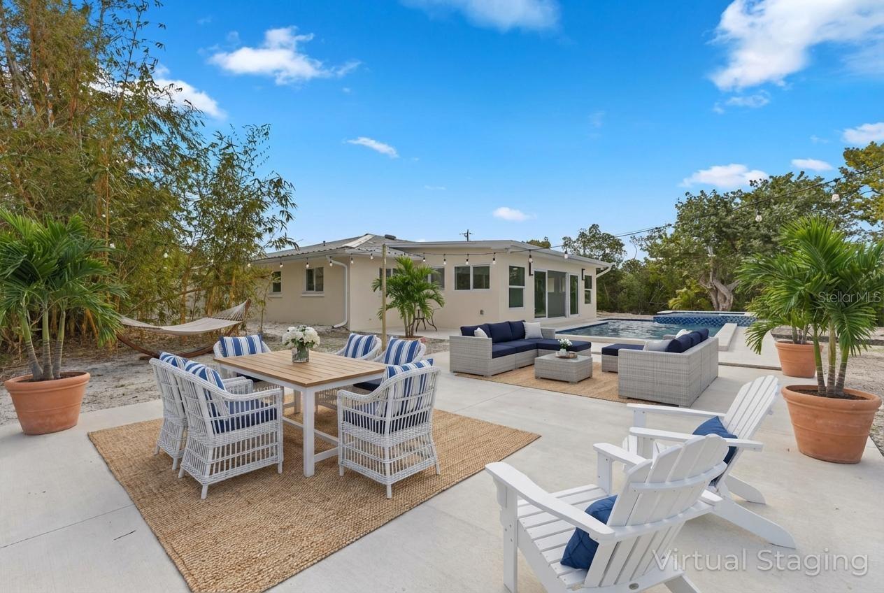 Listing photo id 18 for 910 Bayshore Drive