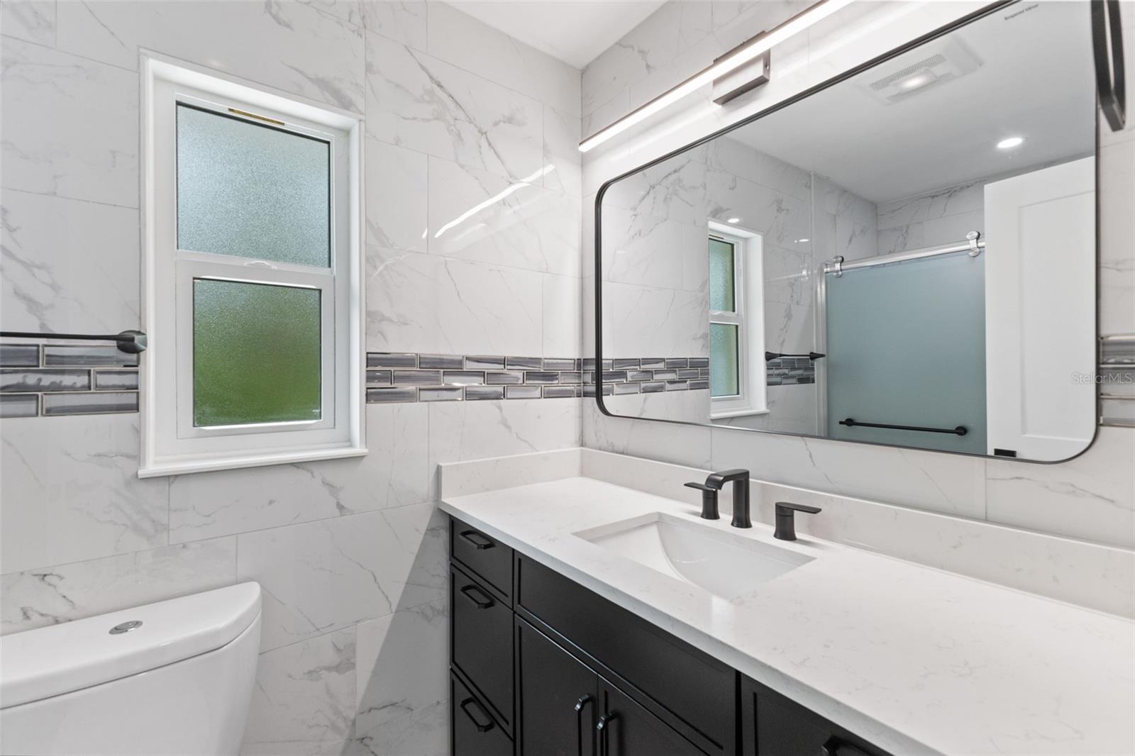 Listing photo id 35 for 910 Bayshore Drive