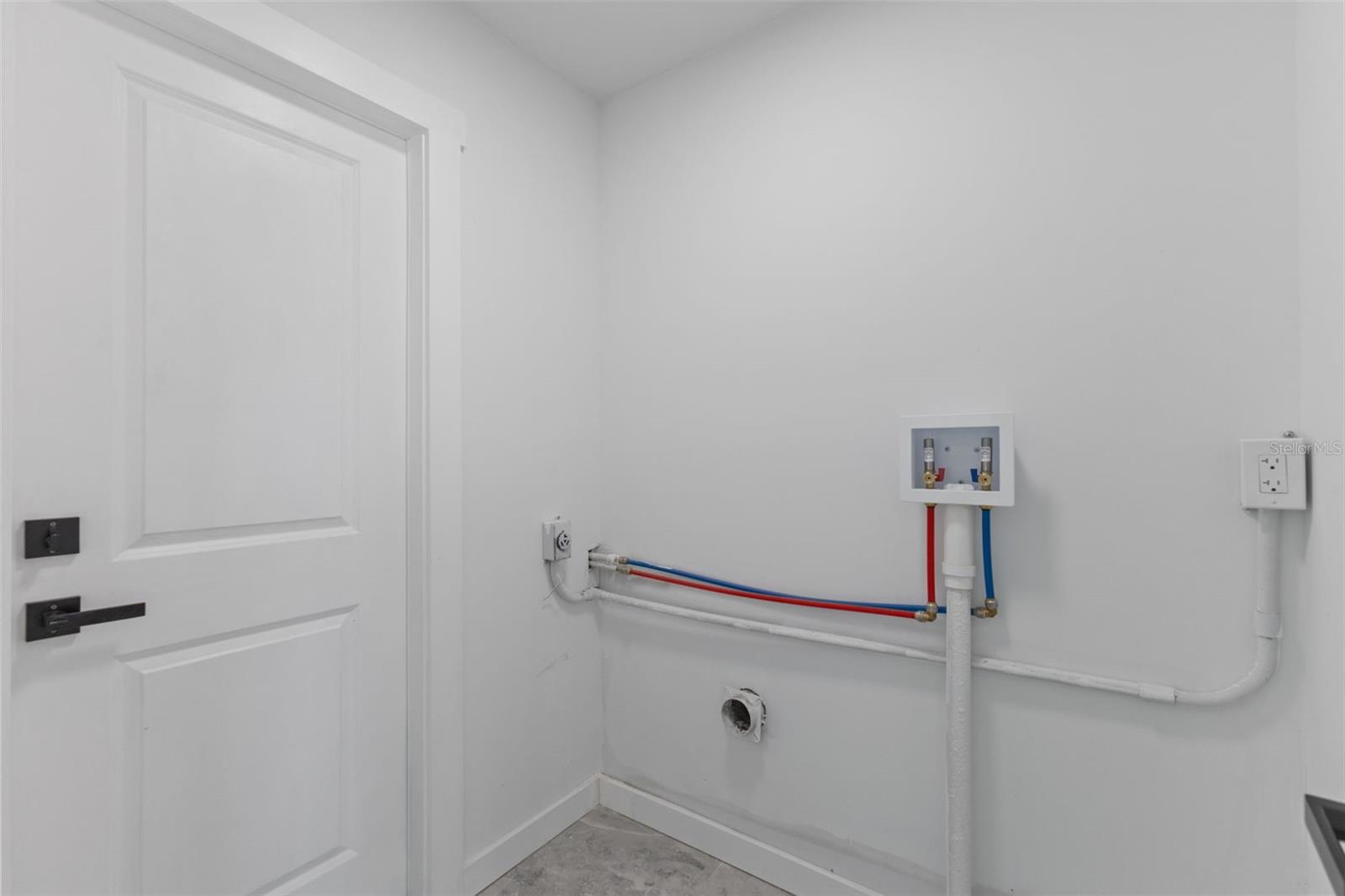 Listing photo id 41 for 910 Bayshore Drive