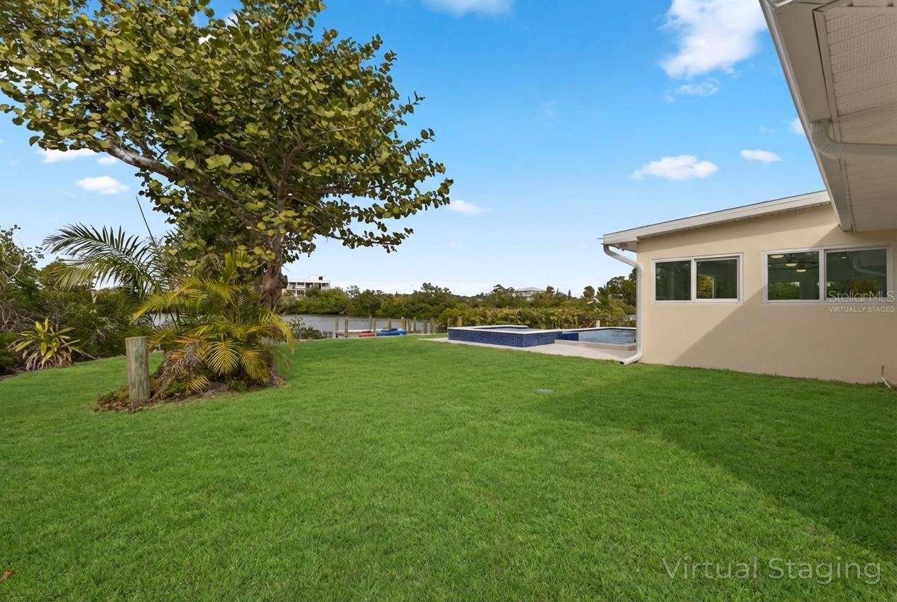 Listing photo id 59 for 910 Bayshore Drive