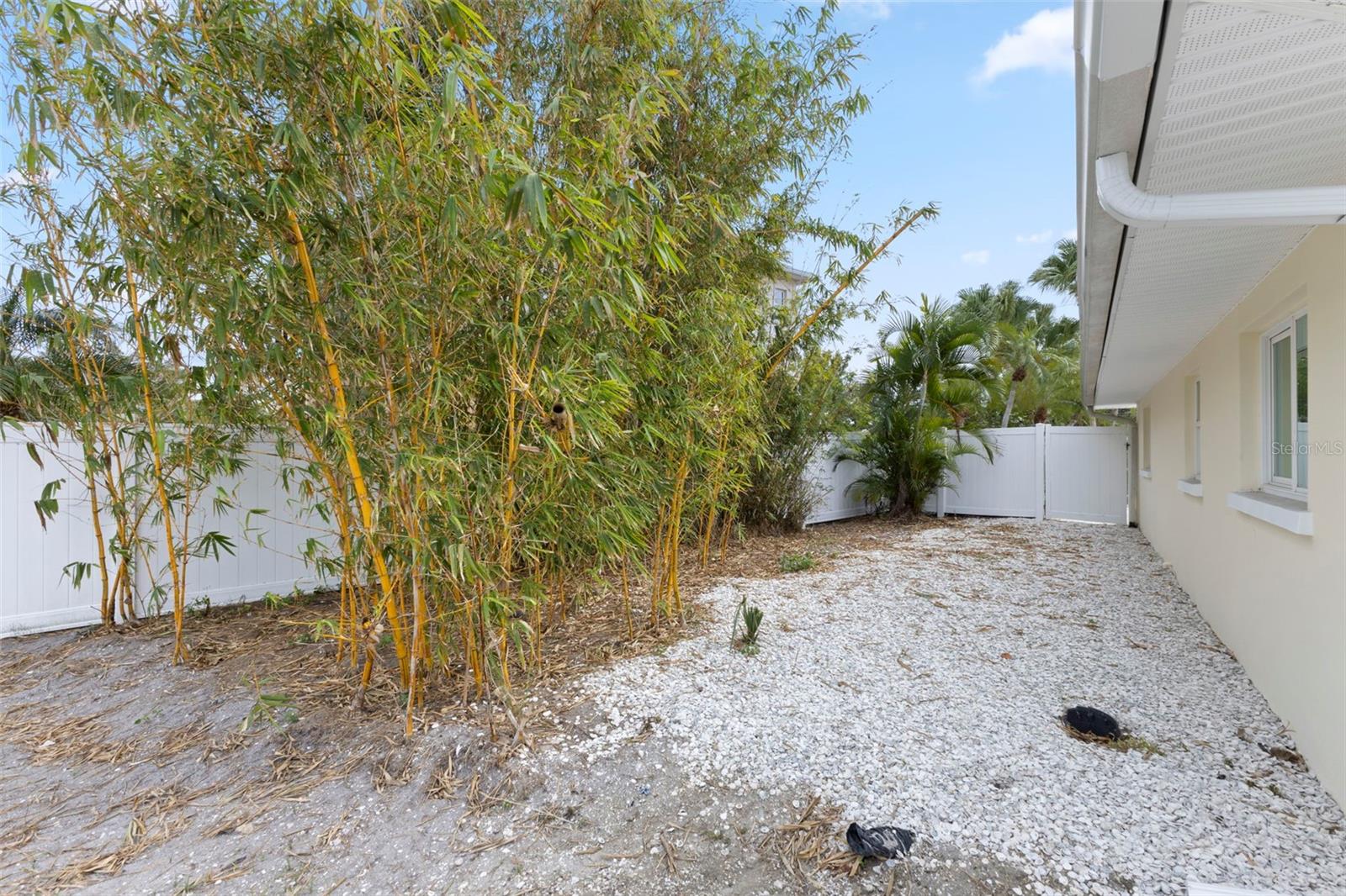 Listing photo id 62 for 910 Bayshore Drive