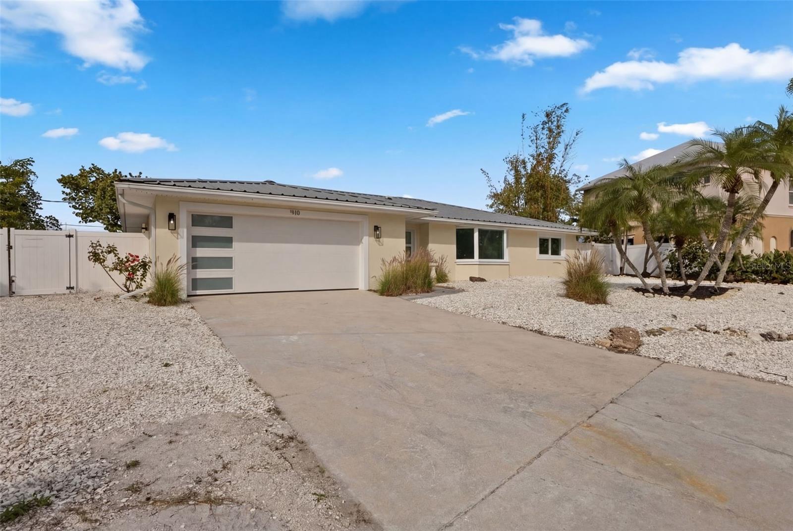 Listing photo id 66 for 910 Bayshore Drive