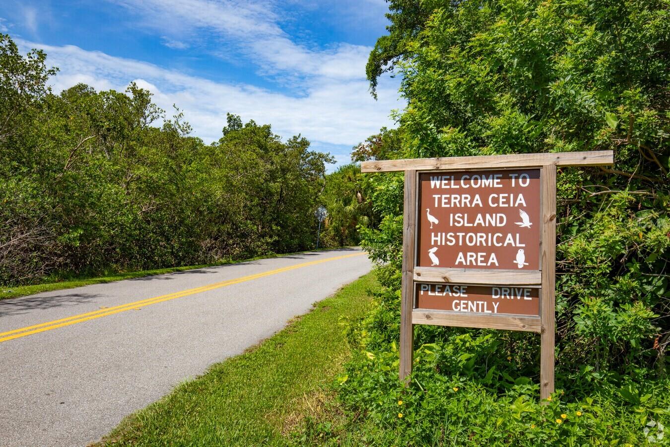 Listing photo id 69 for 910 Bayshore Drive