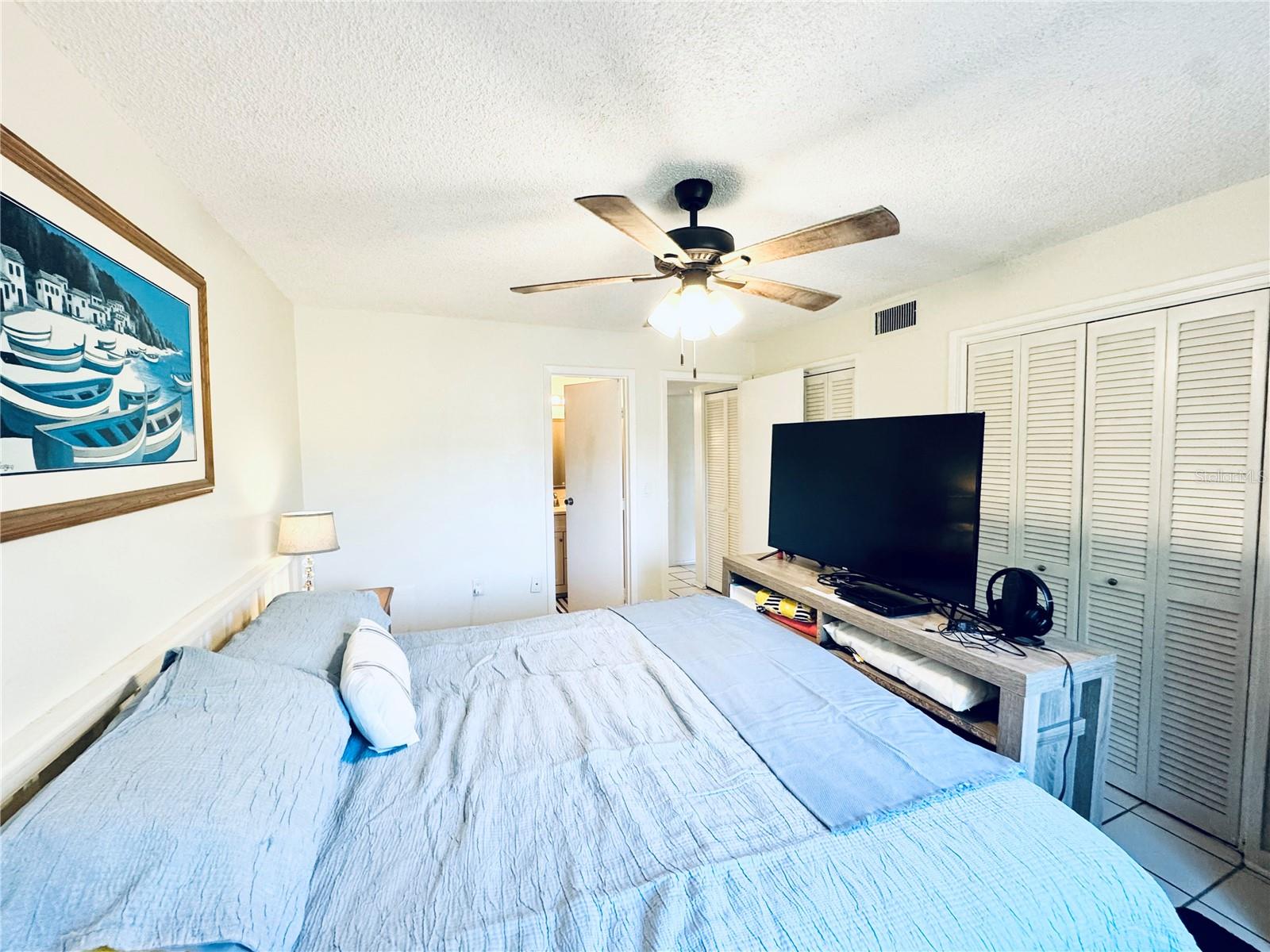 Image 25 of 54 For 2604 Hidden Lake Drive N 2604b