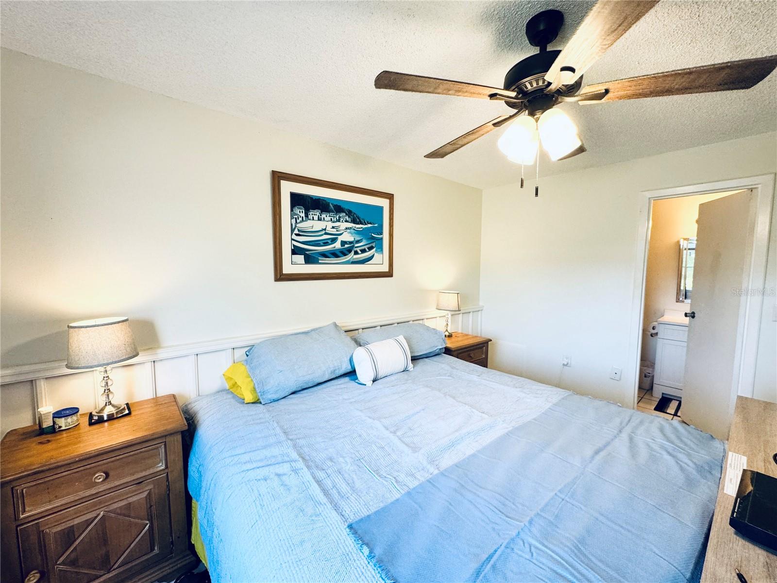 Image 26 of 54 For 2604 Hidden Lake Drive N 2604b