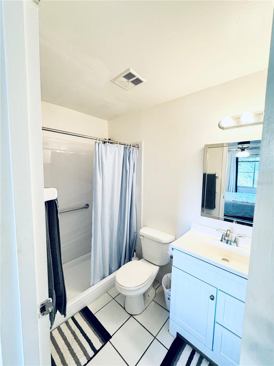 Image 28 of 54 For 2604 Hidden Lake Drive N 2604b