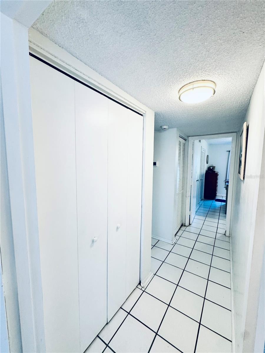 Image 30 of 54 For 2604 Hidden Lake Drive N 2604b