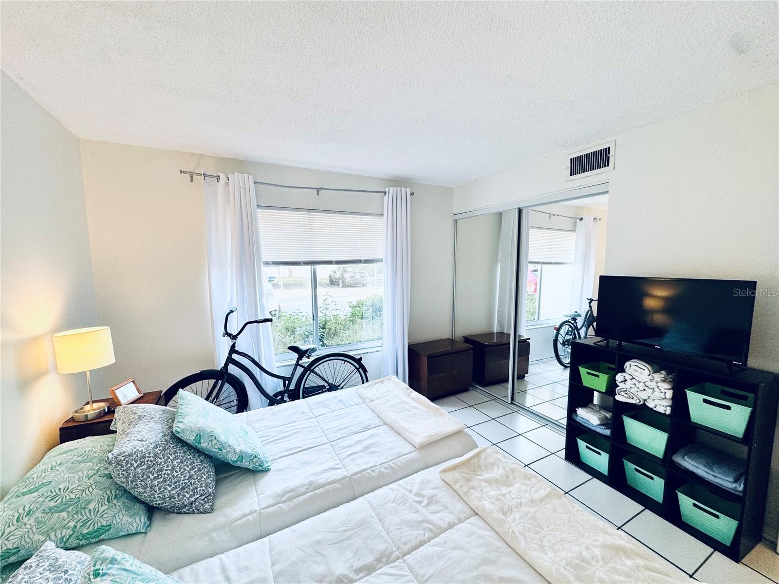 Image 31 of 54 For 2604 Hidden Lake Drive N 2604b