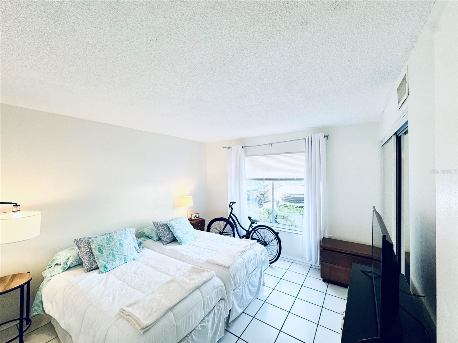 Image 32 of 54 For 2604 Hidden Lake Drive N 2604b