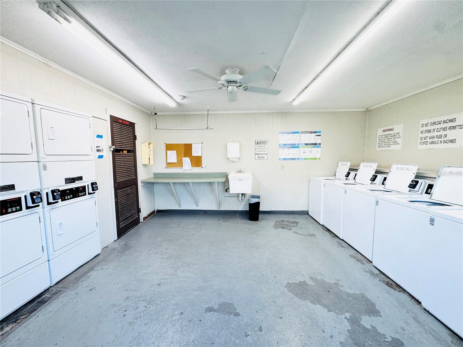 Image 40 of 54 For 2604 Hidden Lake Drive N 2604b