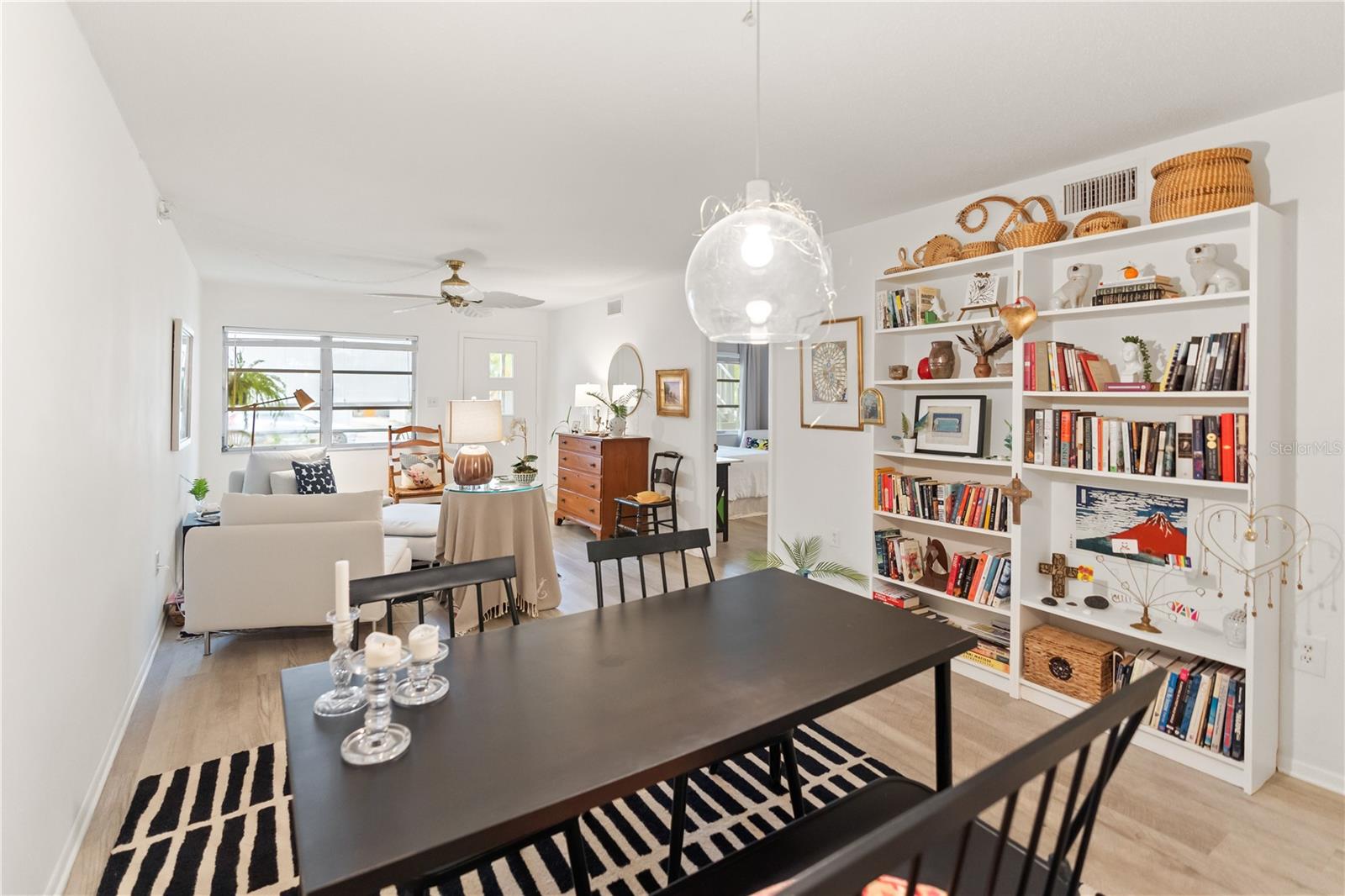 Image 13 of 40 For 3711 Almeria Avenue 3n