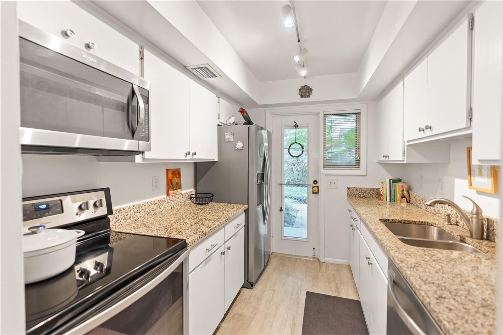 Image 14 of 40 For 3711 Almeria Avenue 3n