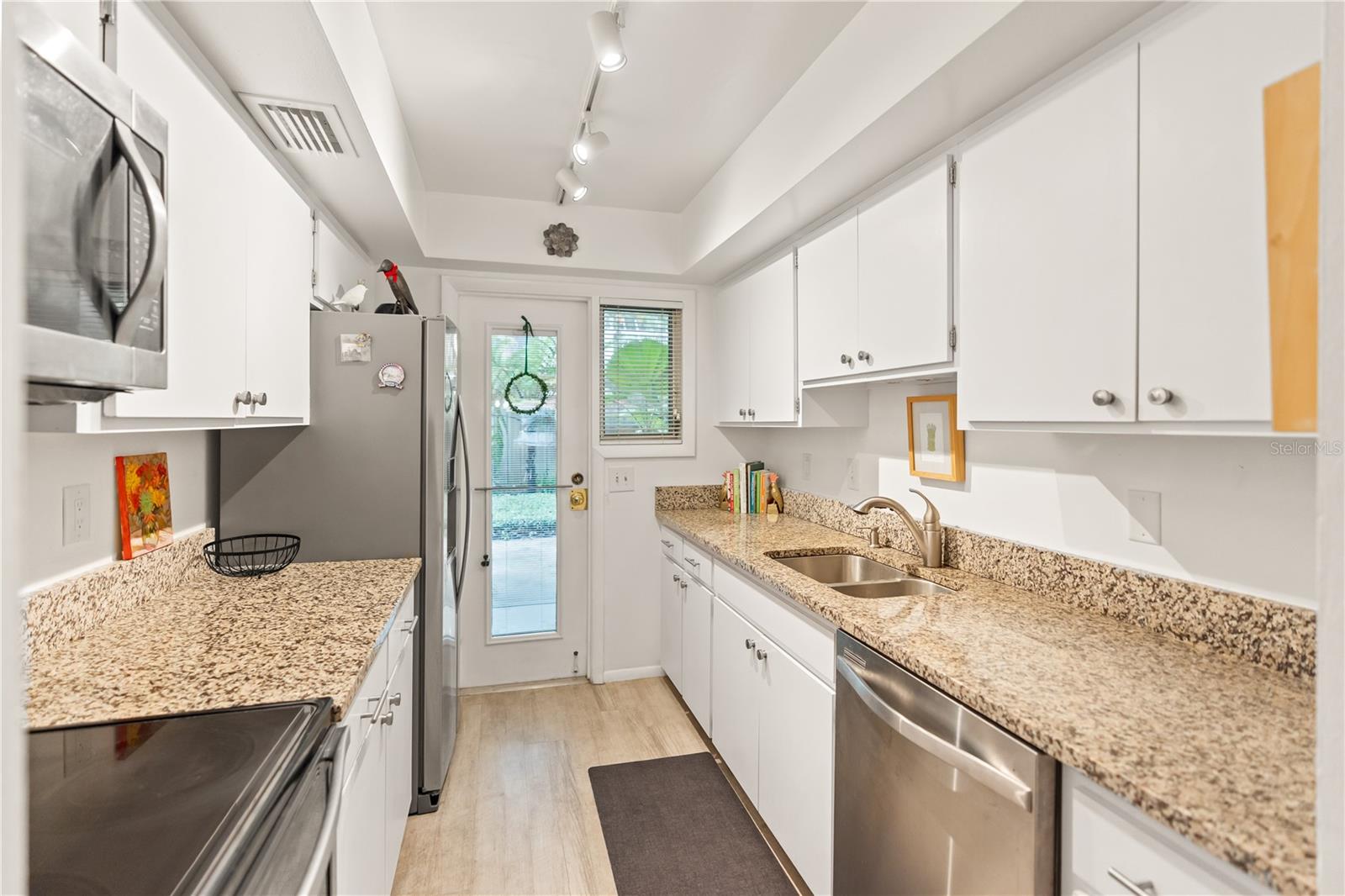 Image 15 of 40 For 3711 Almeria Avenue 3n