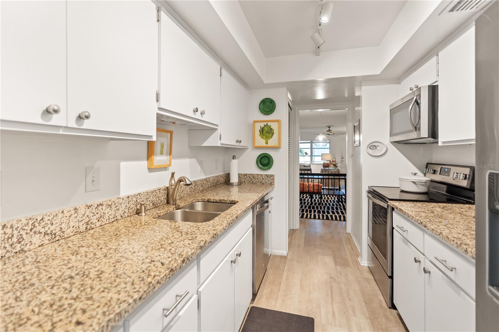 Image 19 of 40 For 3711 Almeria Avenue 3n