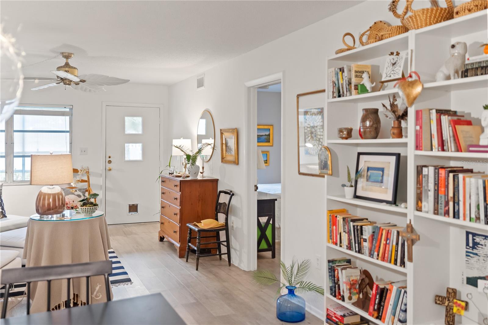 Image 21 of 40 For 3711 Almeria Avenue 3n