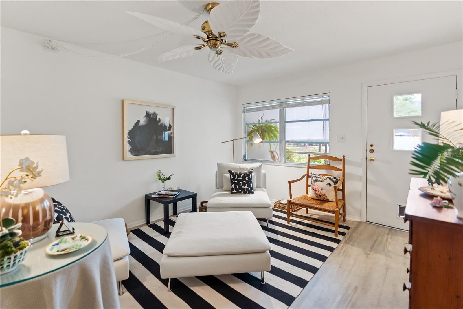 Image 6 of 40 For 3711 Almeria Avenue 3n