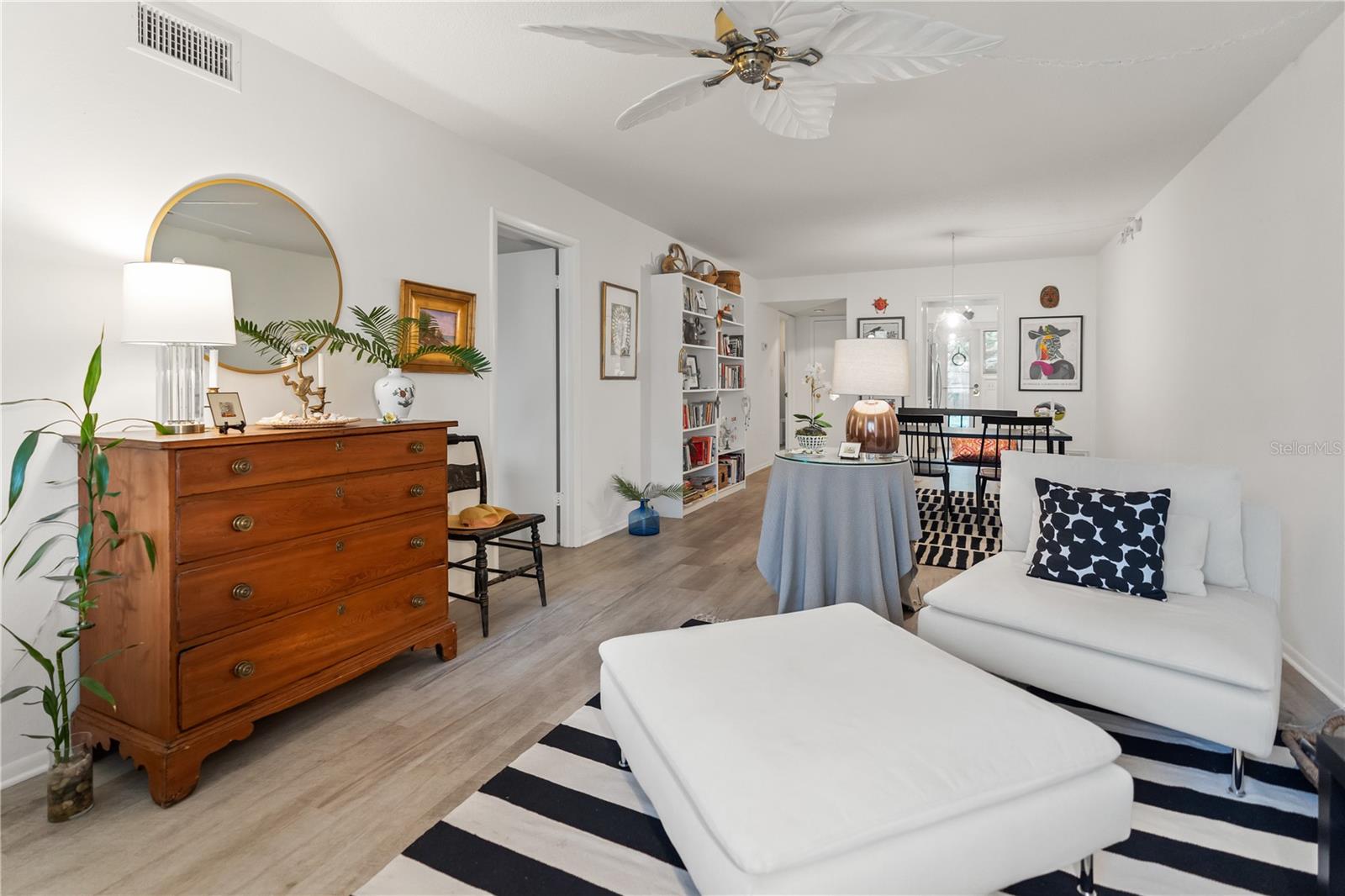 Image 7 of 40 For 3711 Almeria Avenue 3n