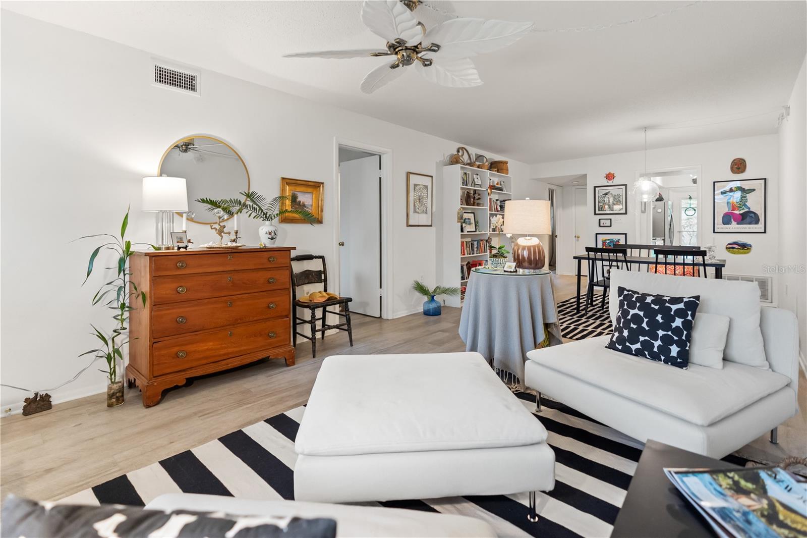 Image 8 of 40 For 3711 Almeria Avenue 3n