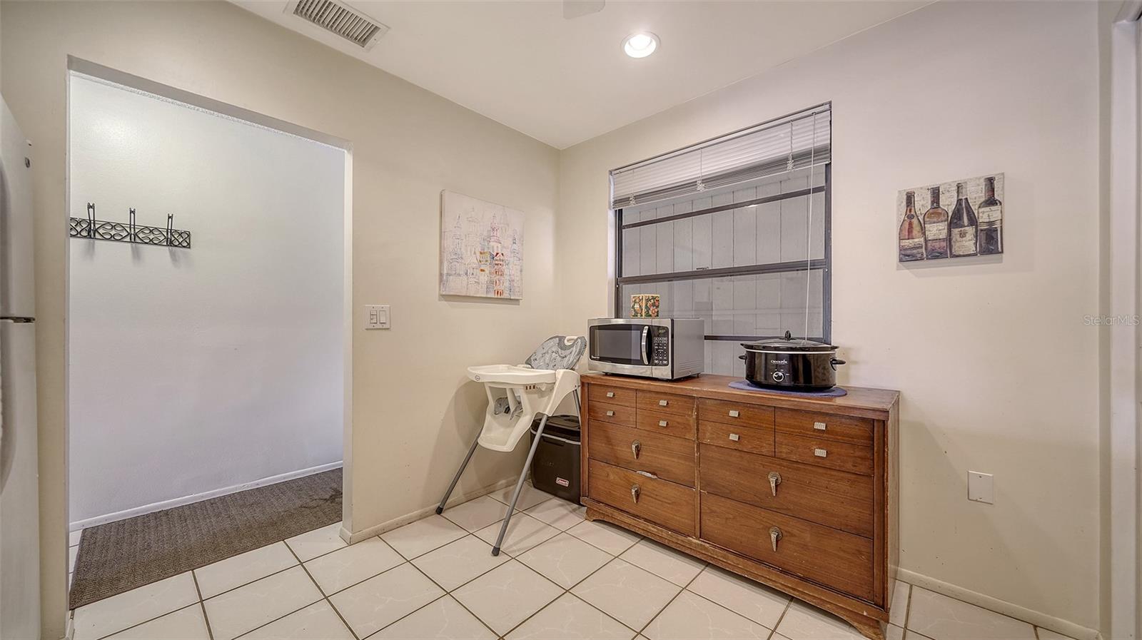 Image 16 of 58 For 9034 Midnight Pass Road 6