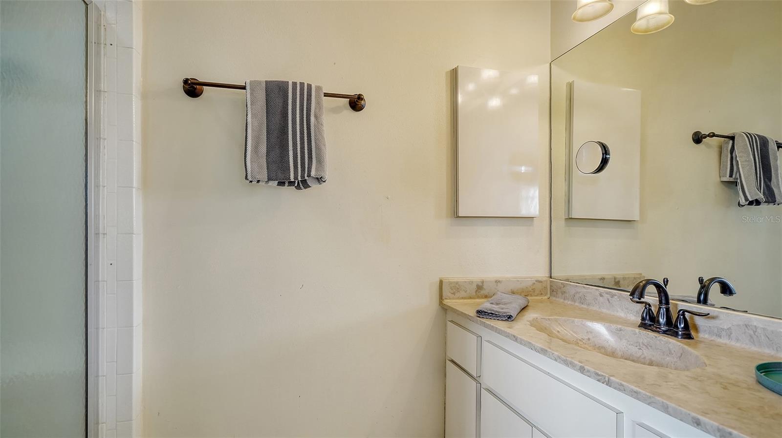 Image 24 of 58 For 9034 Midnight Pass Road 6